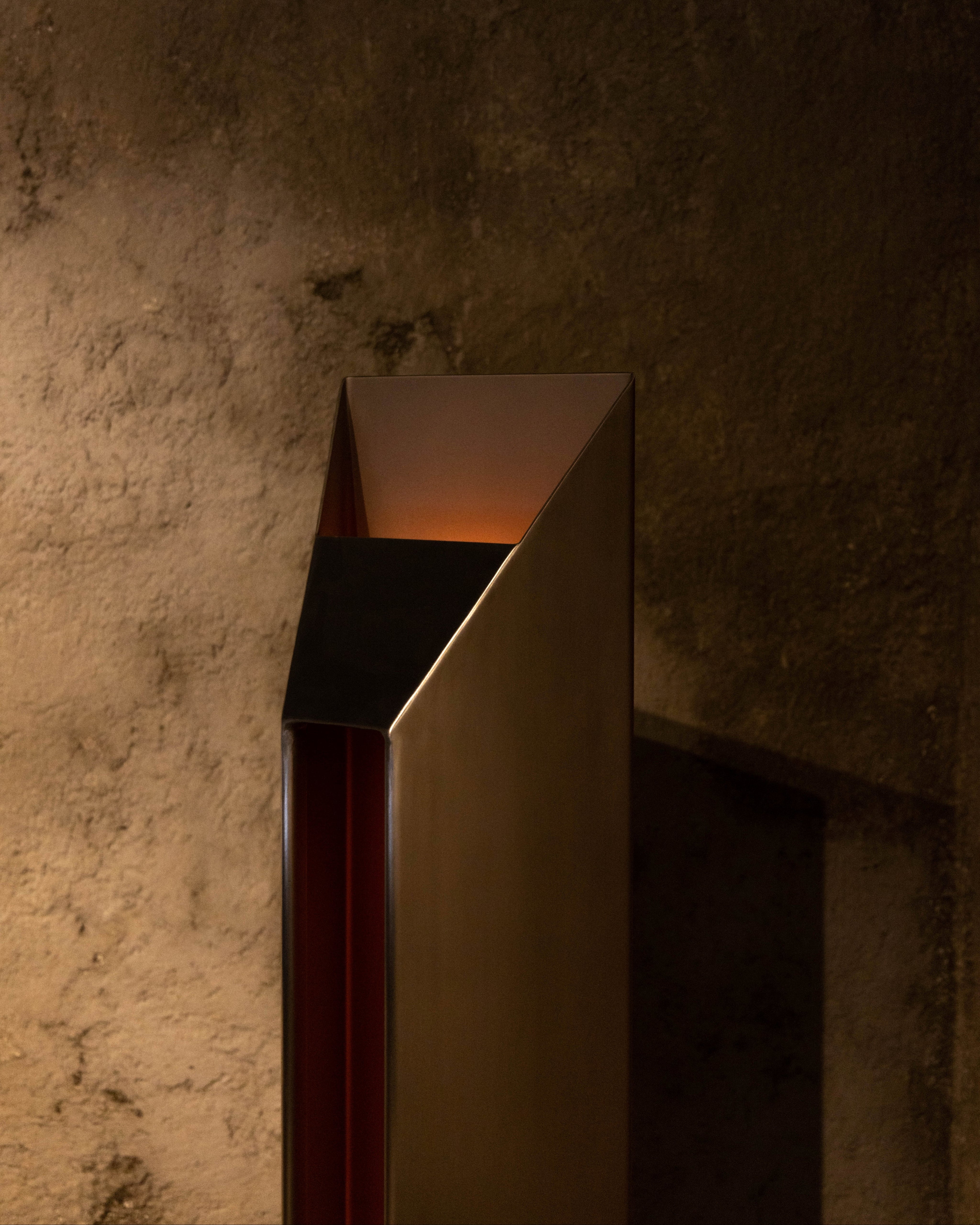Metallic lamp