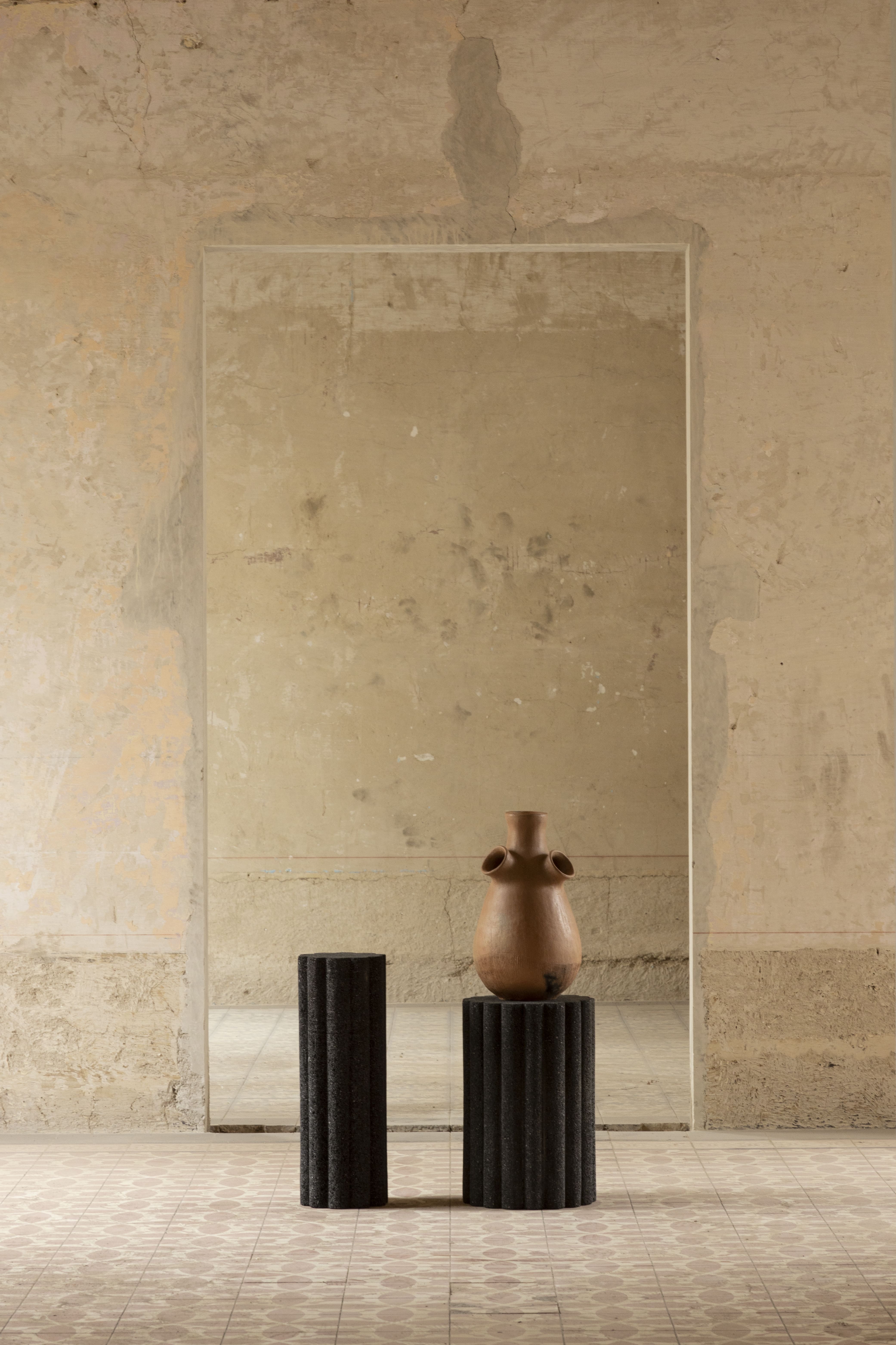 Loto Roca Low Tables