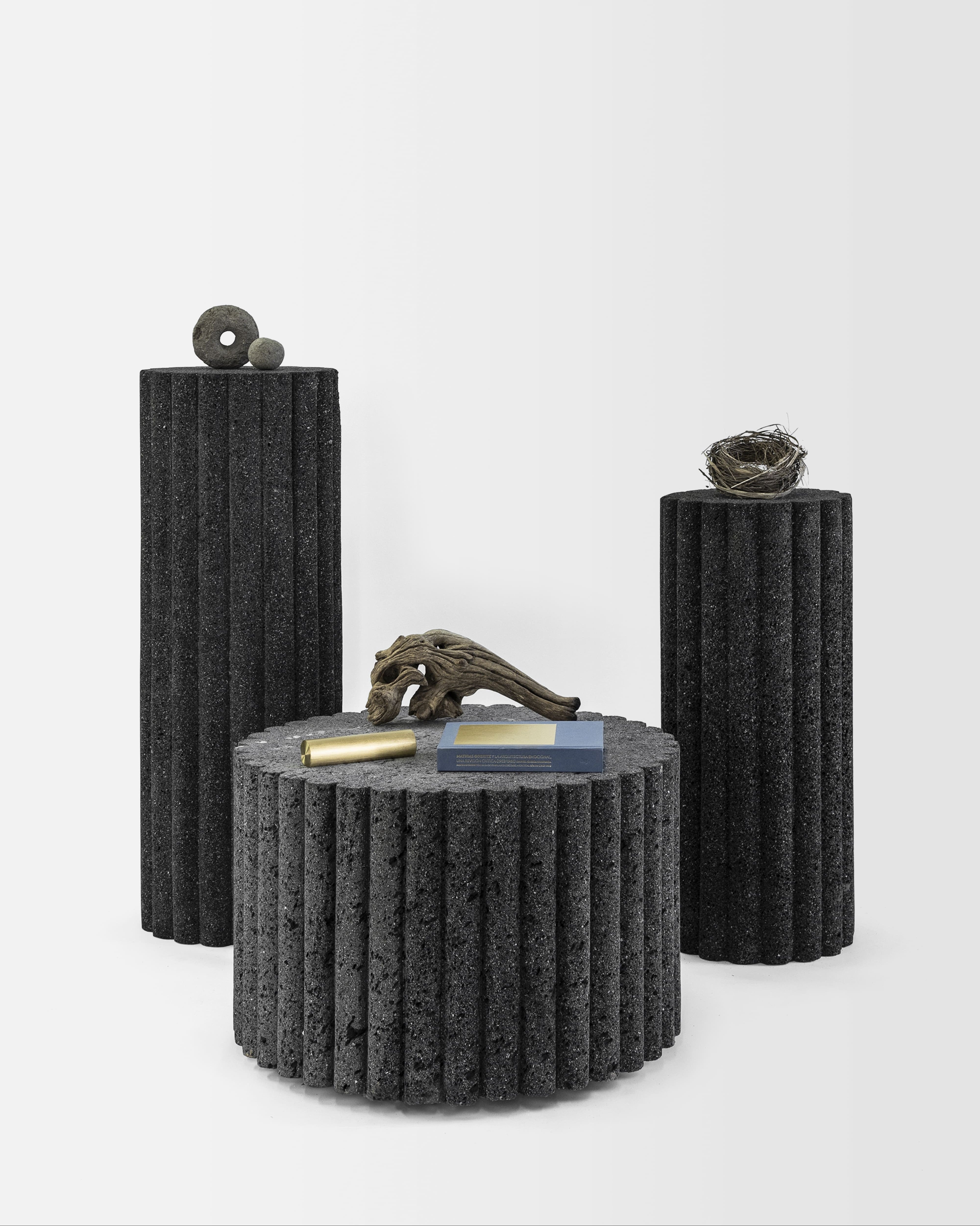 Loto Roca Low Tables