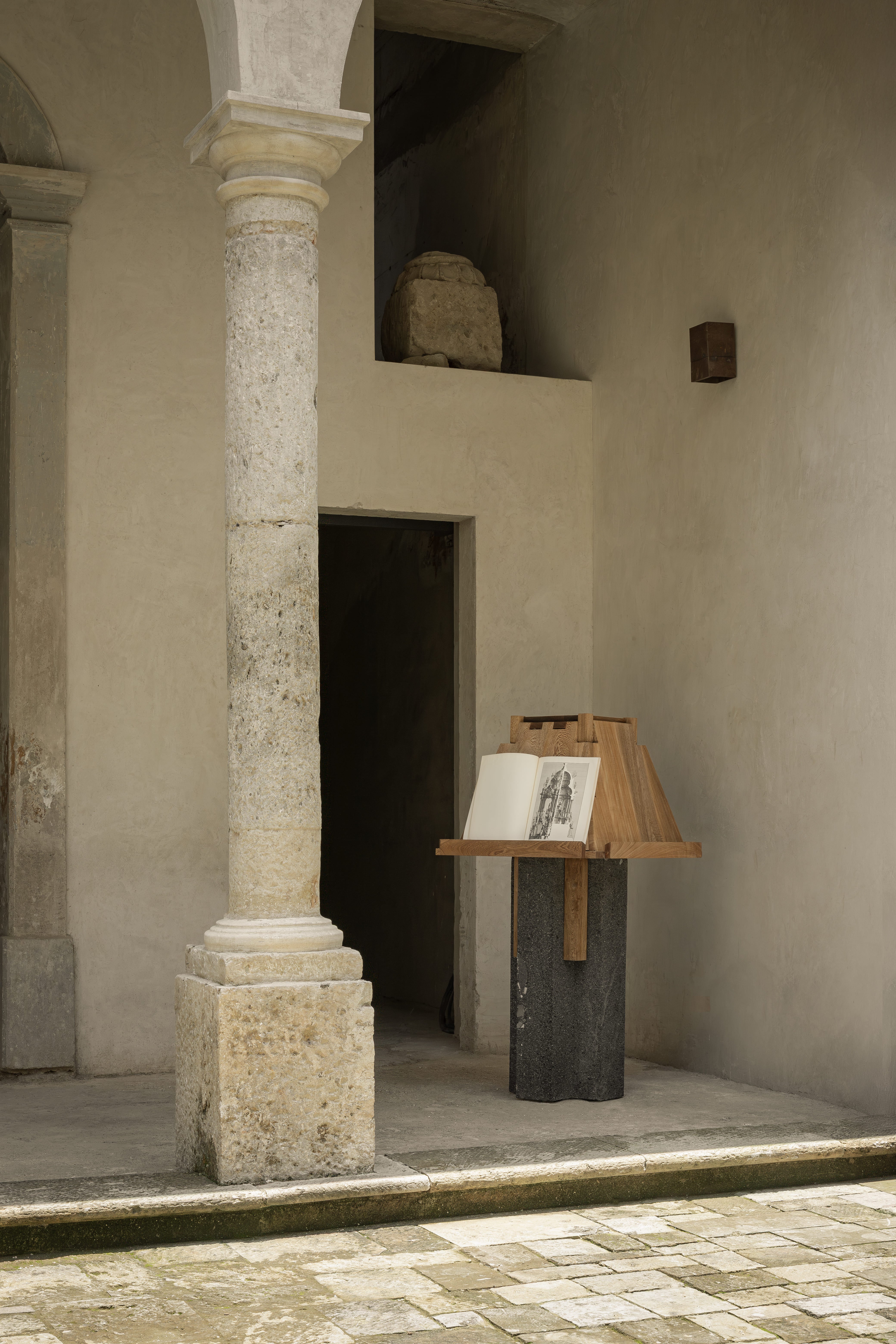 Rito Lectern